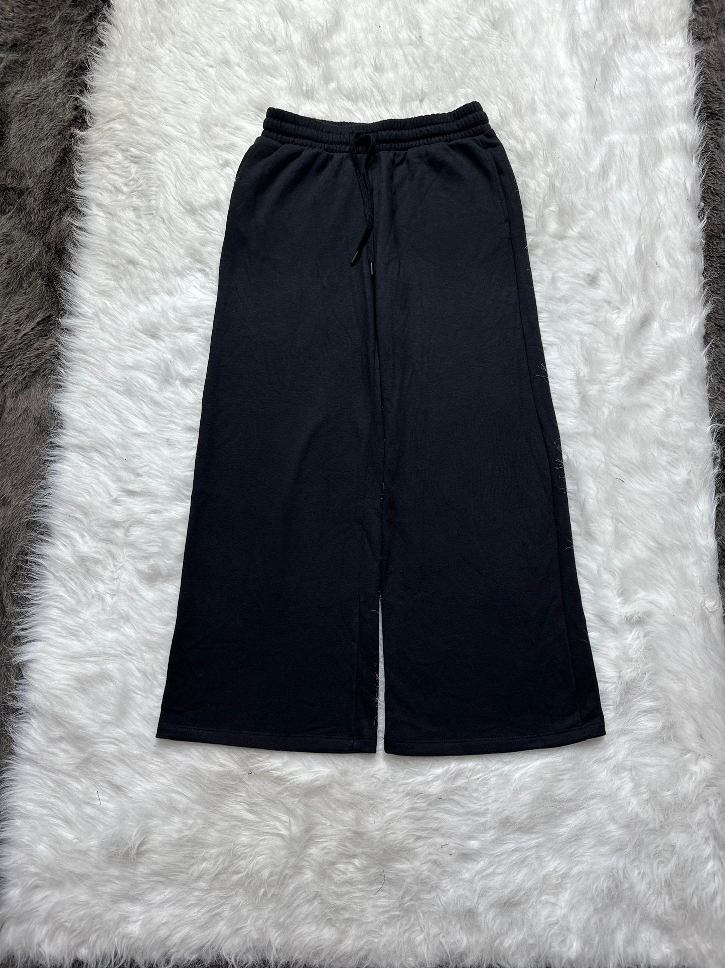 Wide Leg Sweatpants in Black
