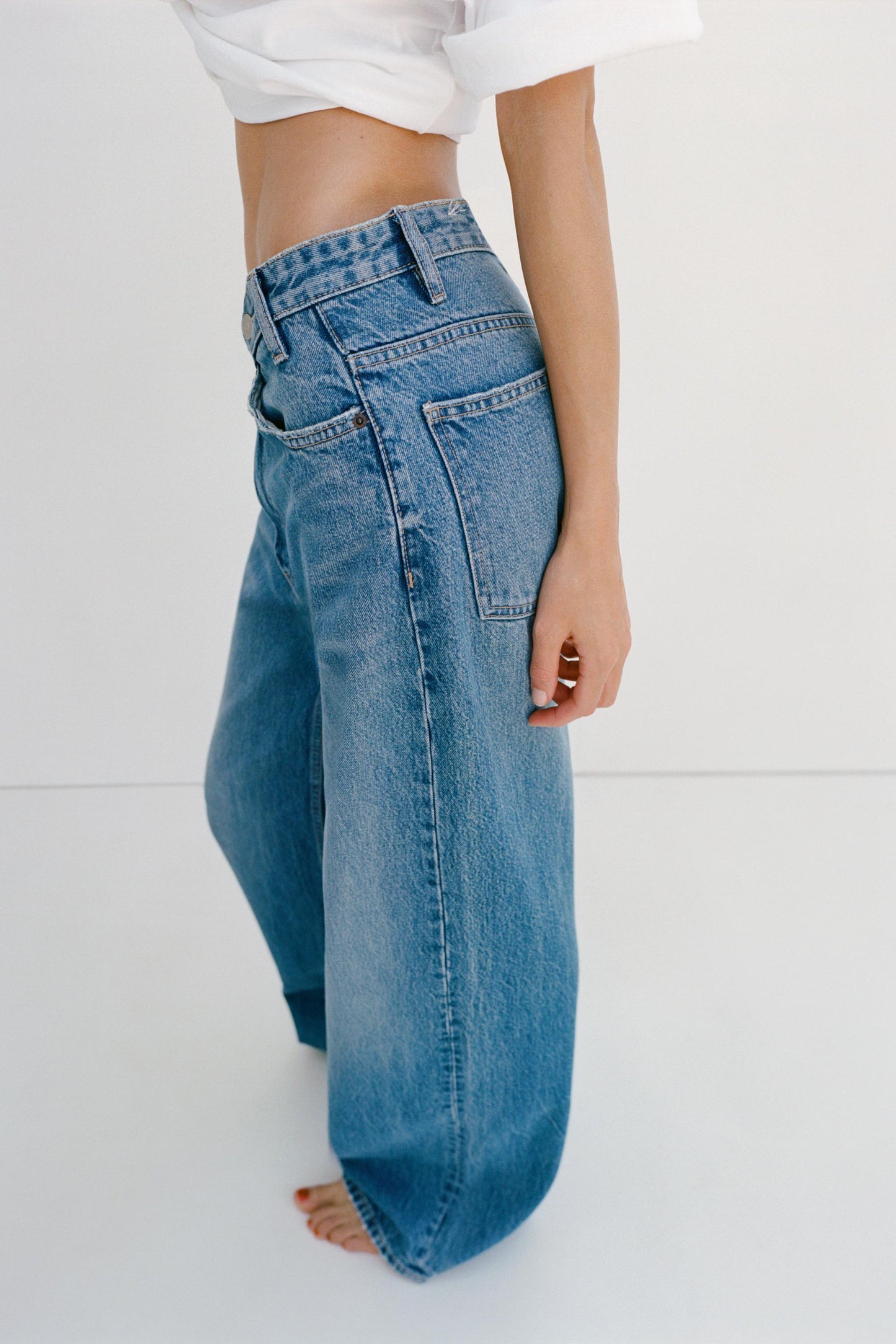 ZARA TRF HIGH-WAIST WIDE LEG CROSSOVER JEANS