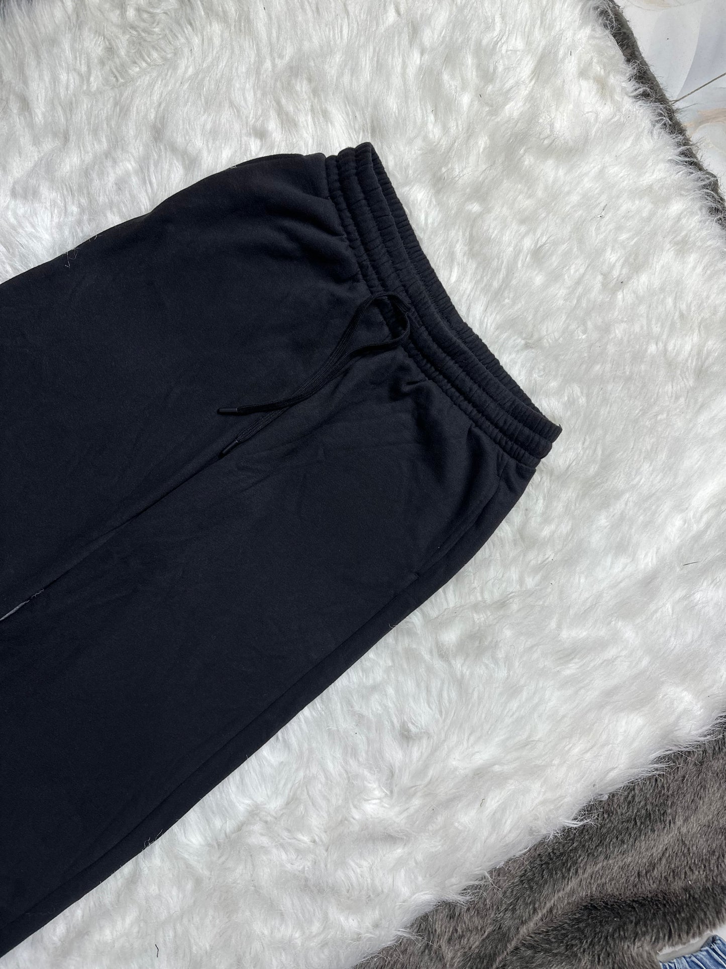Wide Leg Sweatpants in Black
