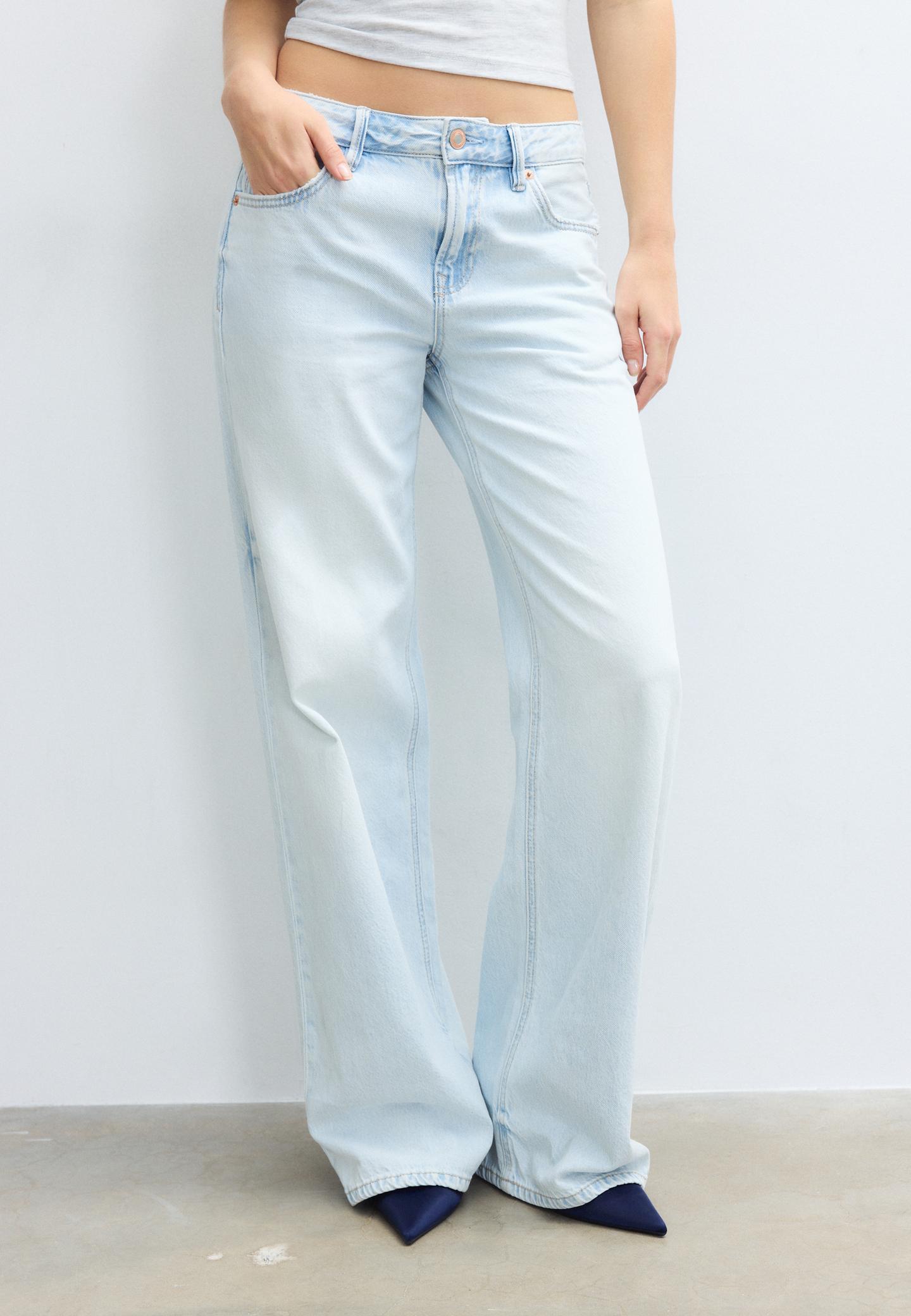 LOW WAIST WIDE-LEG JEANS by STRADIVARIUS