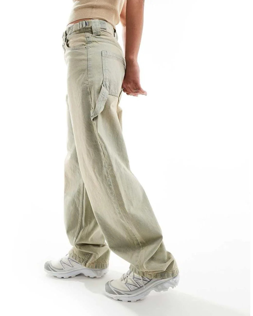 Bershka ballon carpenter jeans in sand bleach wash